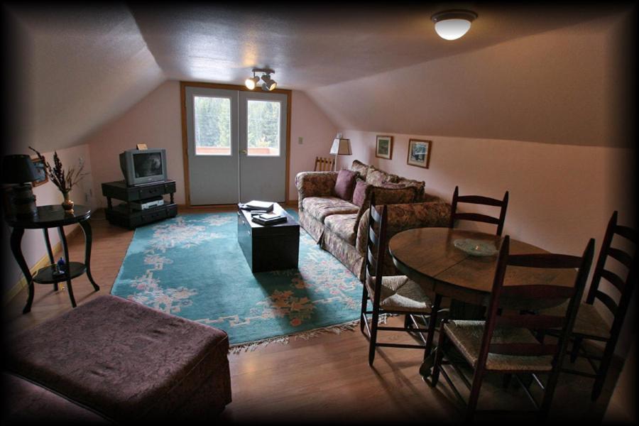 Alpine Motel Of Cooke City Zewnętrze zdjęcie
